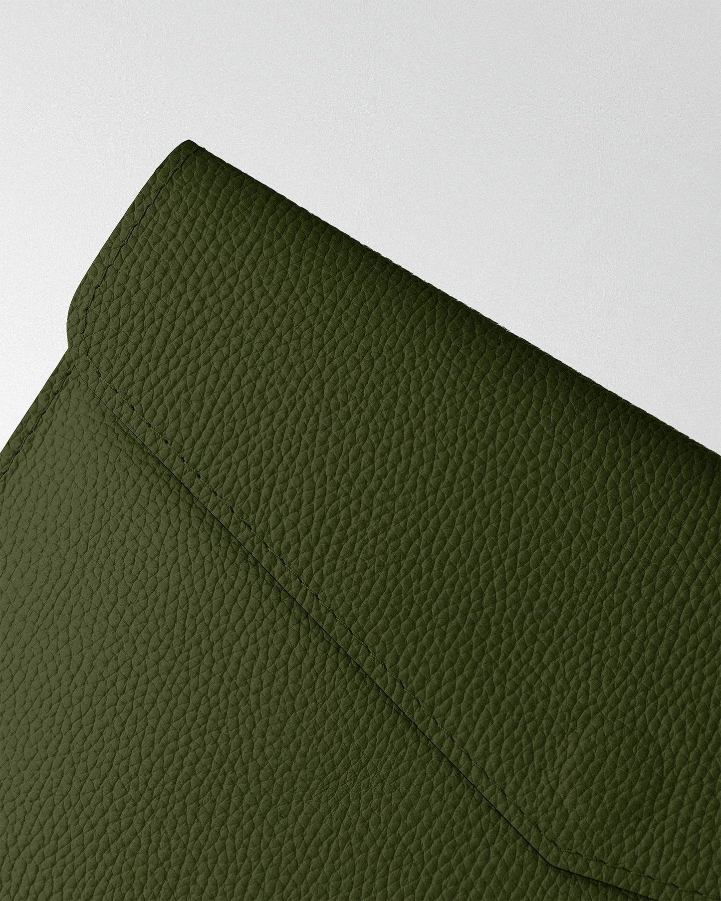 Magnetic MacBook Sleeve in Dark Green Floater Leather