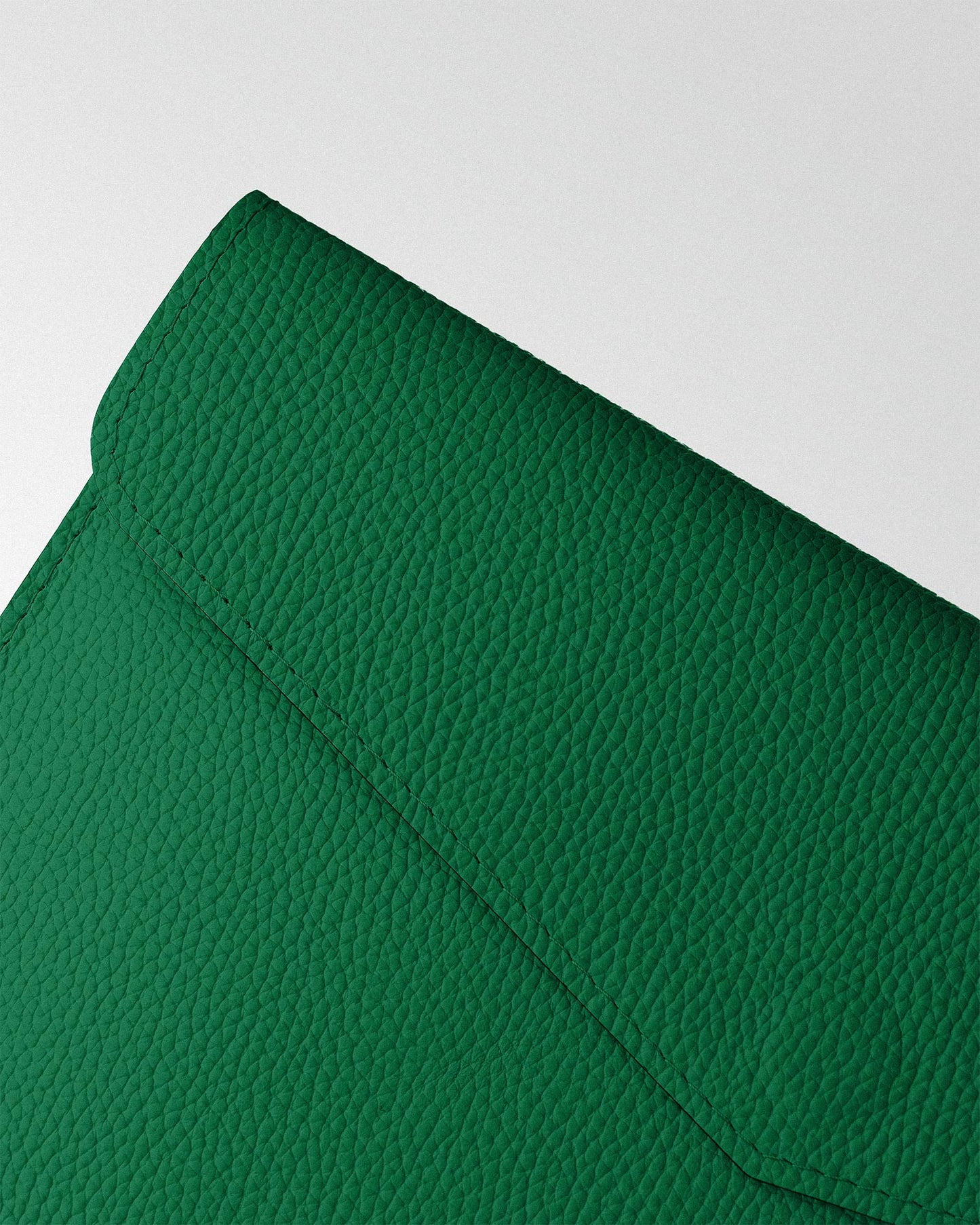 Magnetic MacBook Sleeve in Green Floater Leather