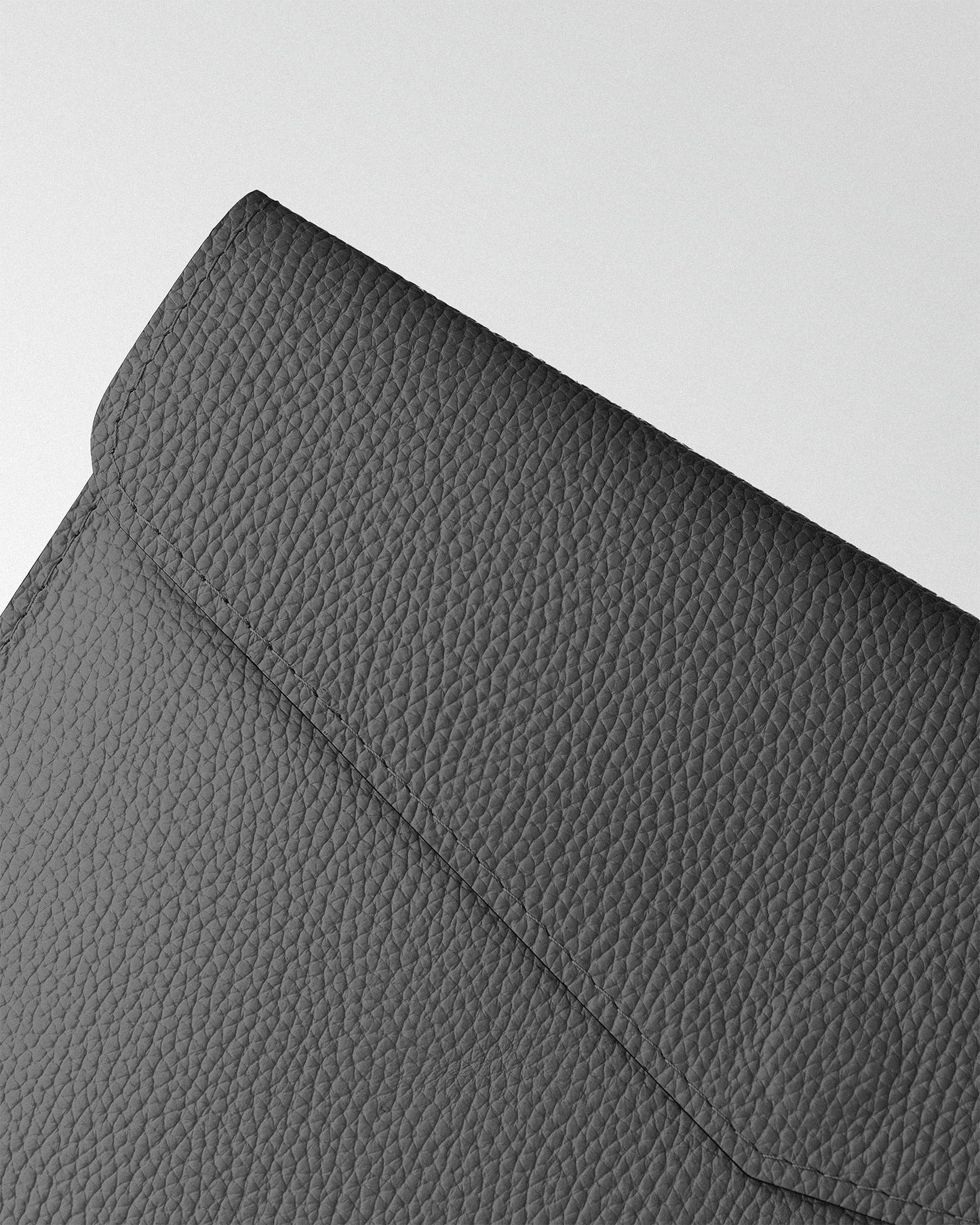 Magnetic MacBook Sleeve in Grey Floater Leather