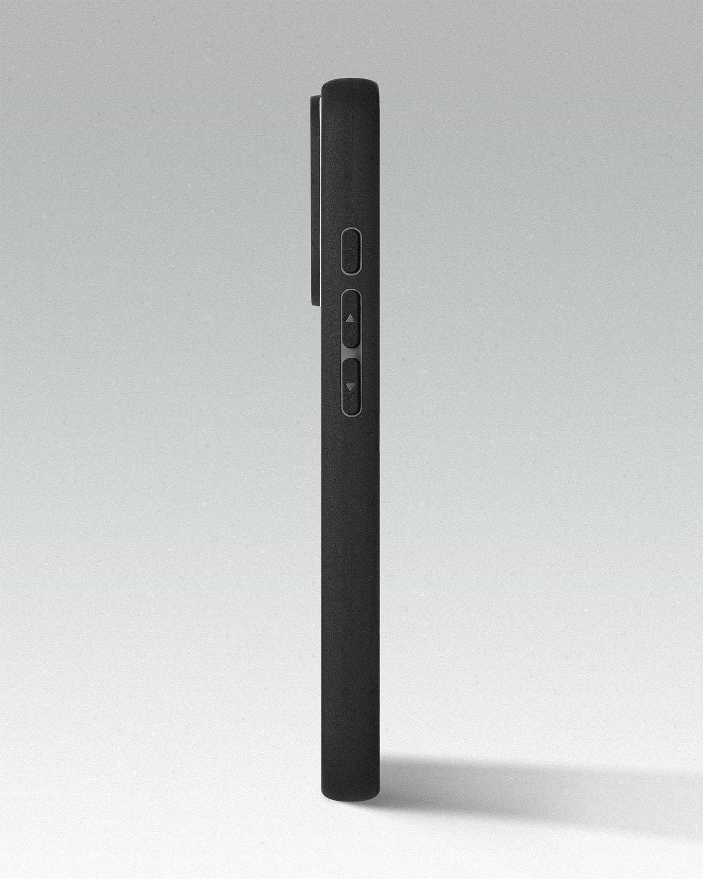 حافظة هاتف سوداء اللون لهاتف iPhone 15 Pro Max