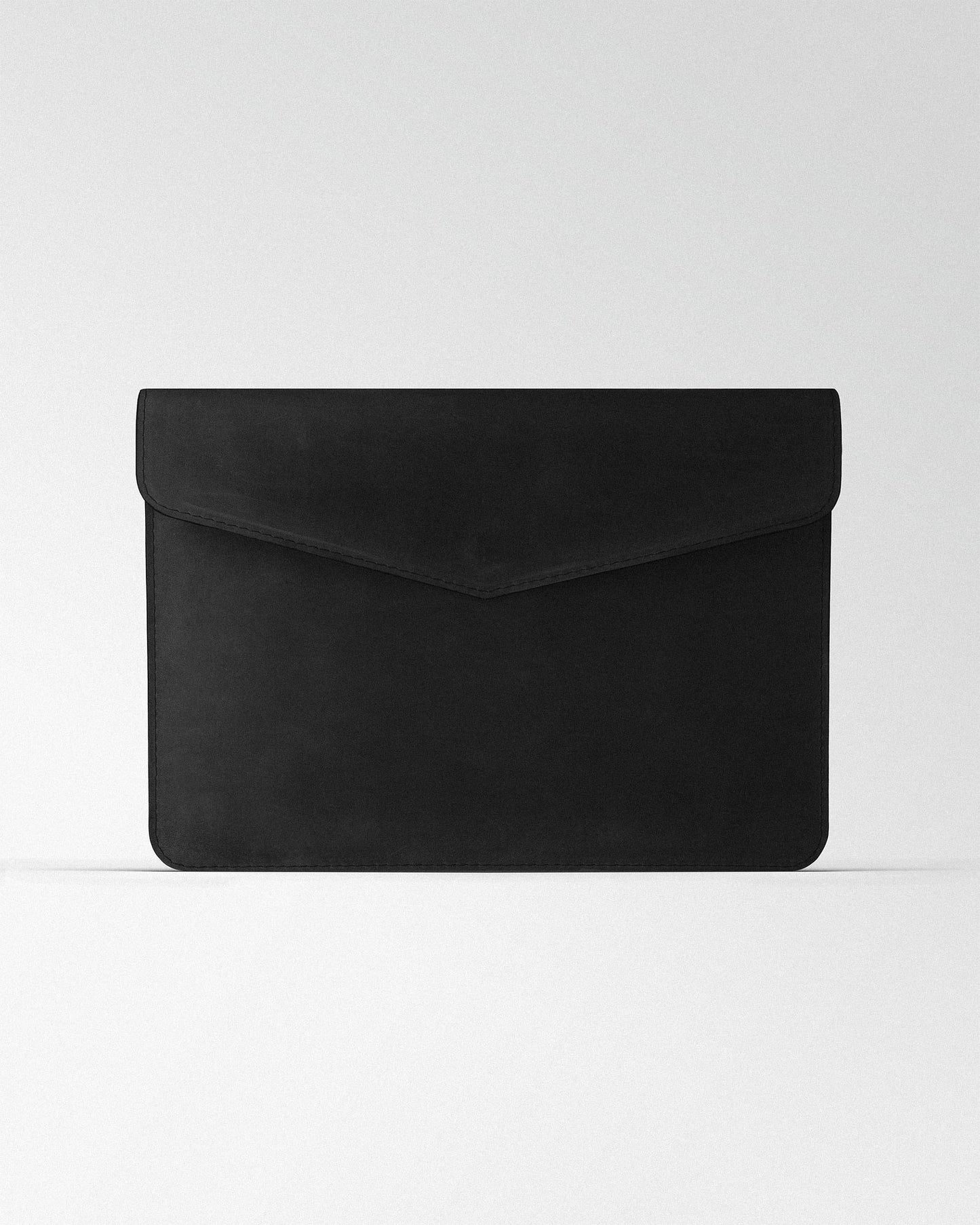 Magnetic MacBook Sleeve In Black Crazy Horse Leather