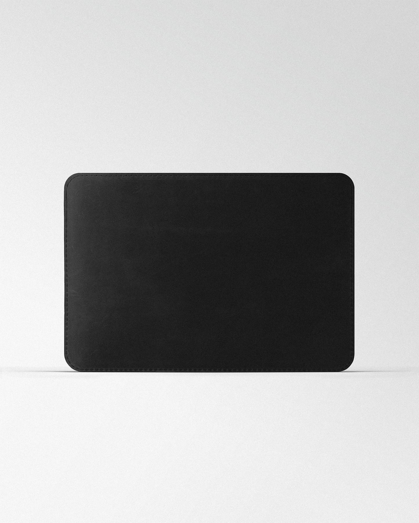 Minimalist MacBook Sleeve In Black Crazy Horse Leather