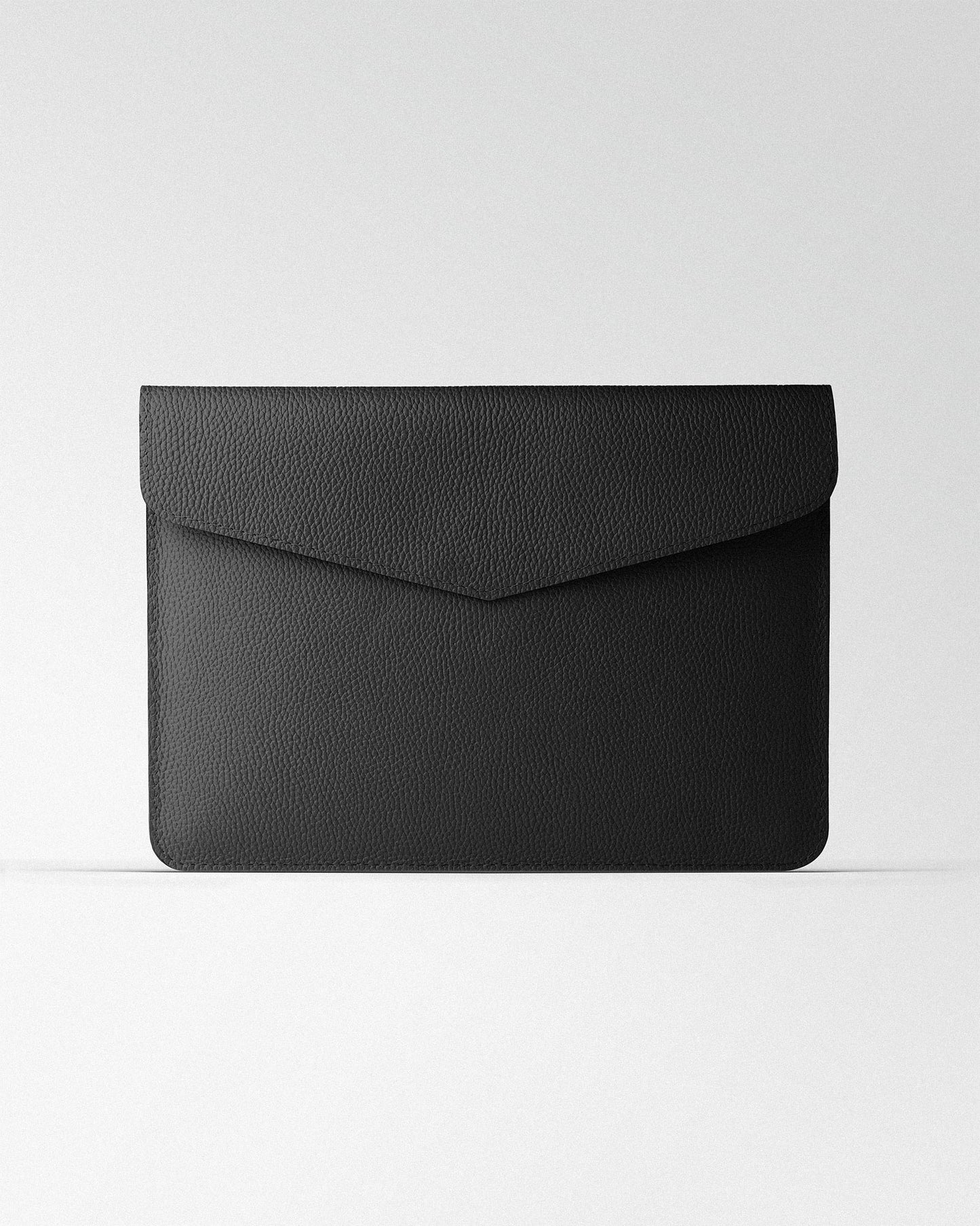 Magnetic MacBook Sleeve in Black Floater Leather
