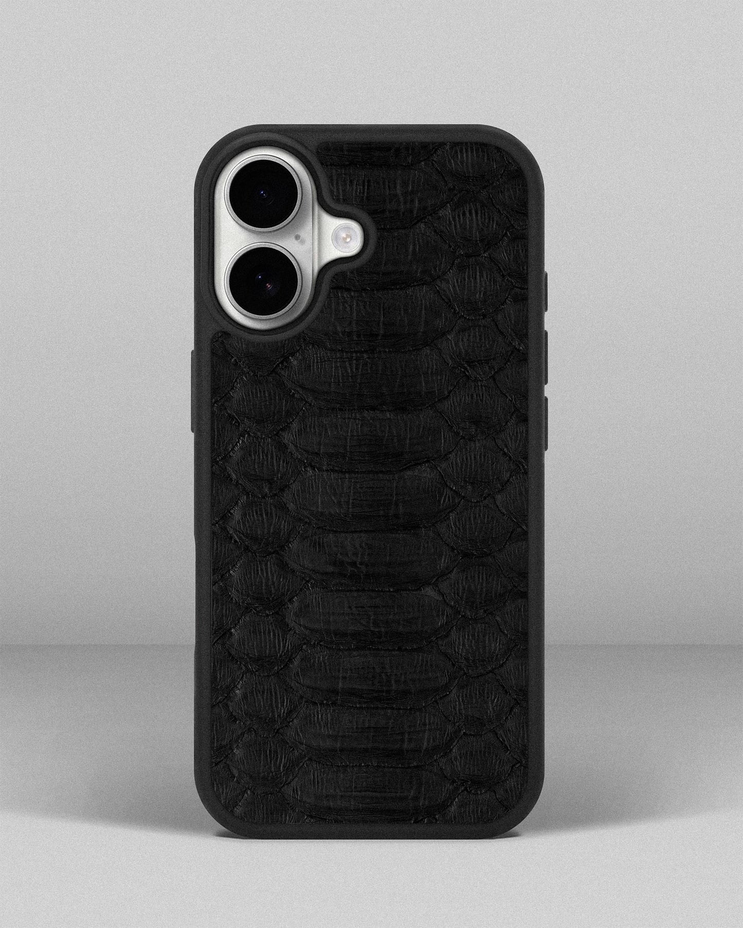 Спортивний чохол зі шкіри Python для iPhone 16 Pro Max