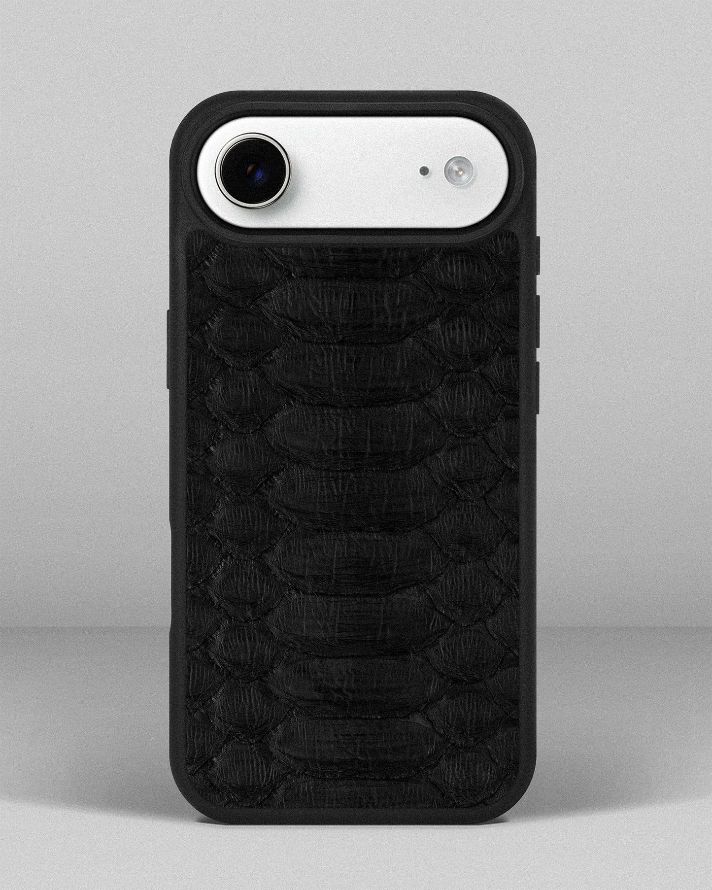 Спортивний чохол зі шкіри Python для iPhone 16 Pro Max