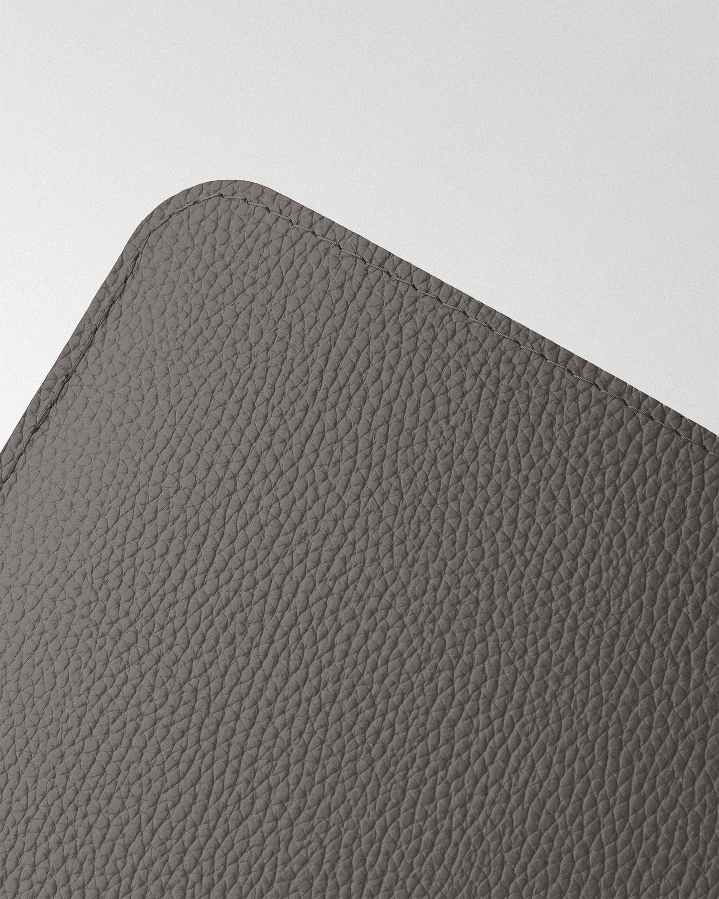 Minimalist MacBook Sleeve in Brown Floater Leather
