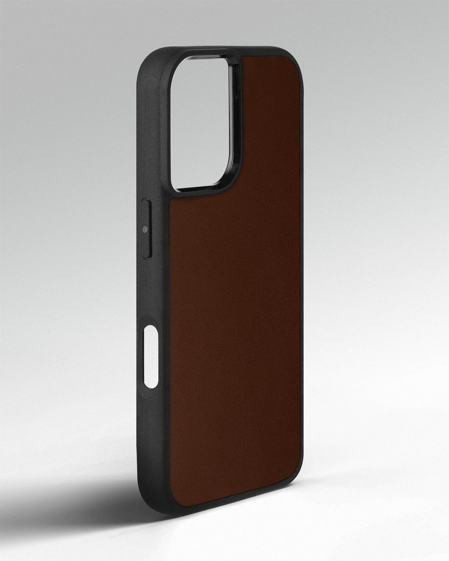 حافظة هاتف سوداء اللون لهاتف iPhone 15 Pro Max