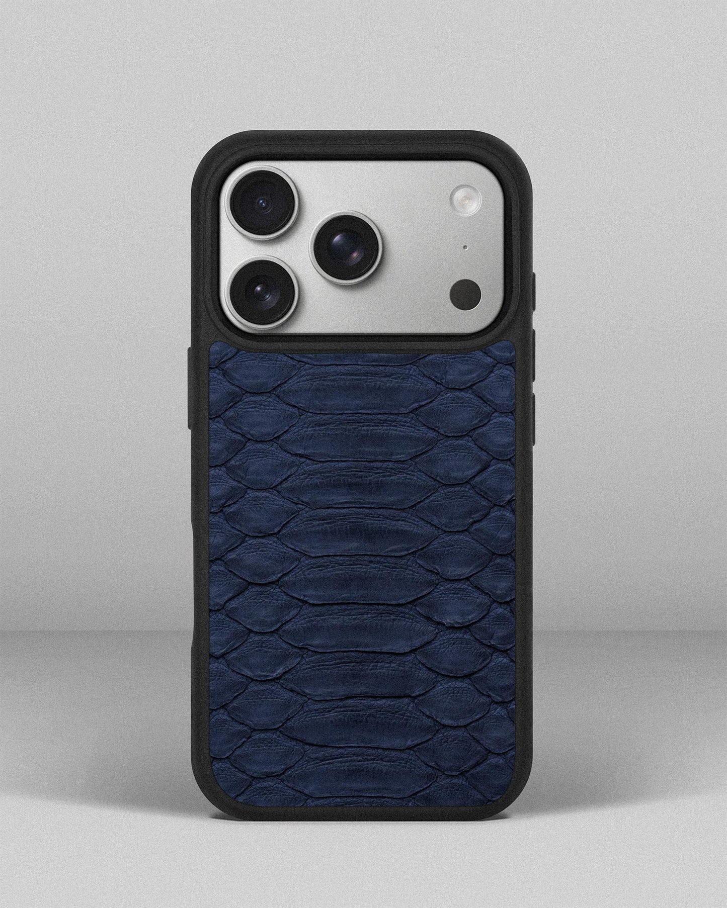 Шкіряний спортивний чохол Steel Blue Python для iPhone 16 Pro Max