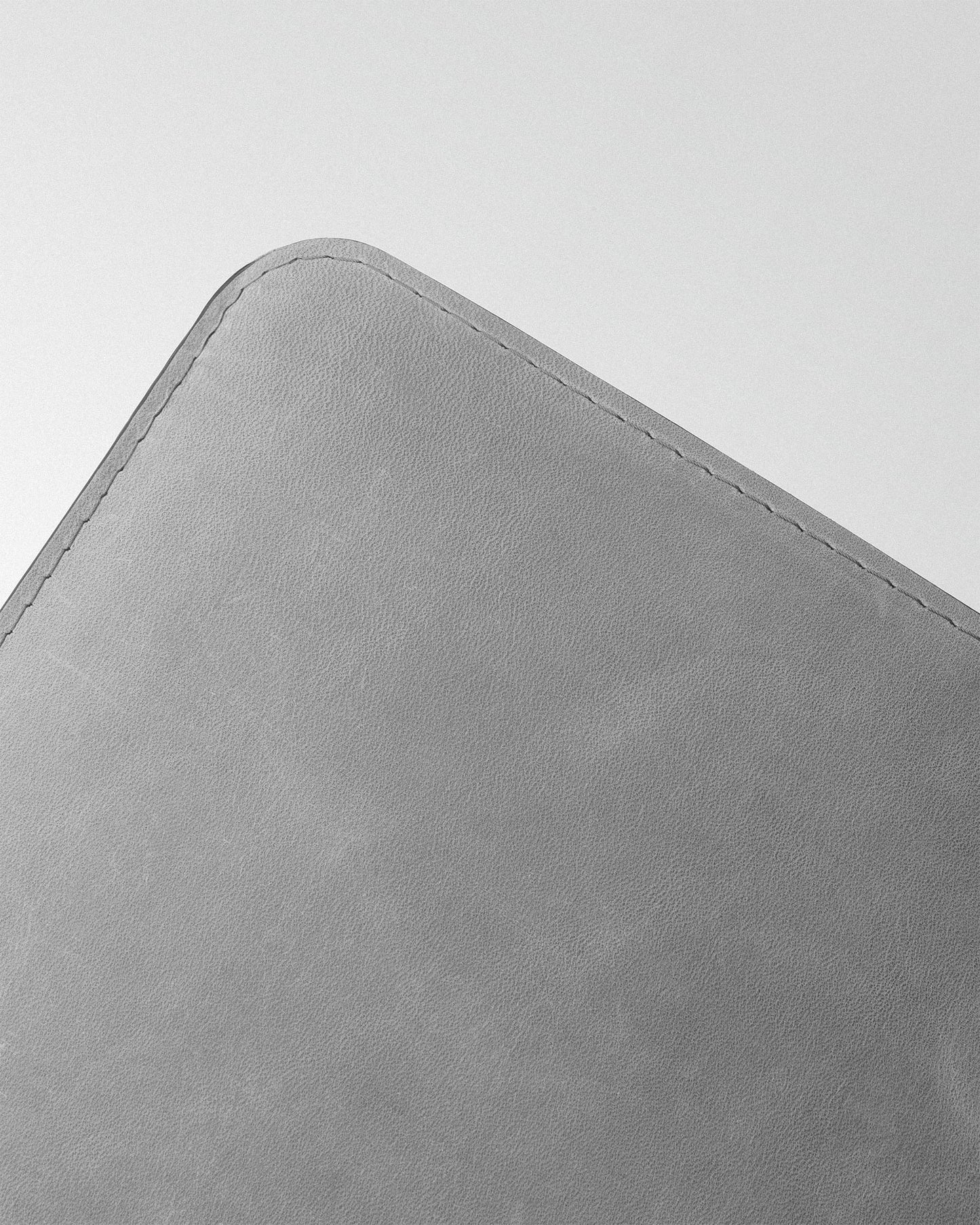 Minimalist MacBook Sleeve In Gray Crazy Horse Leather