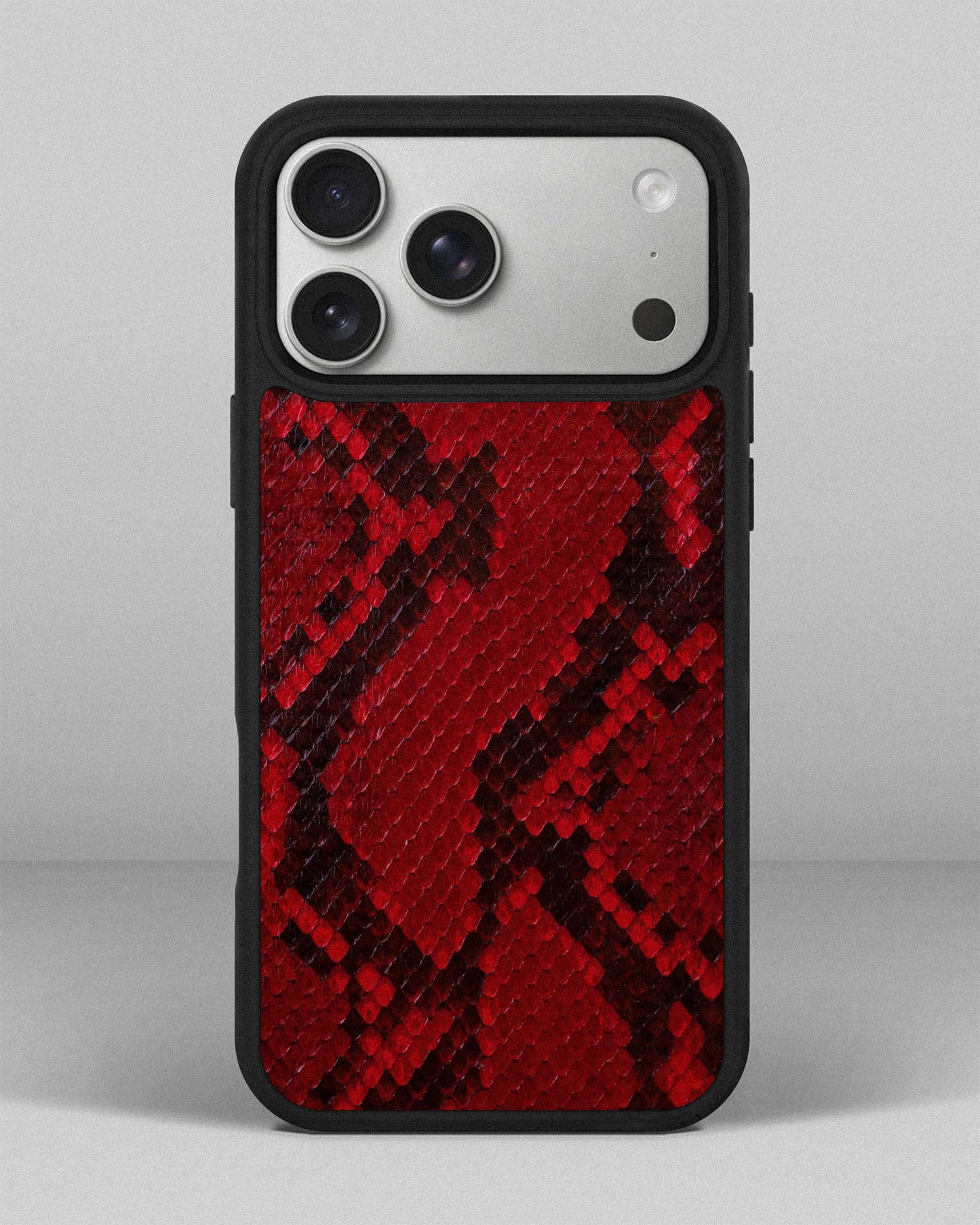 Спортивний чохол Red Python Skin для iPhone 16 Pro Max