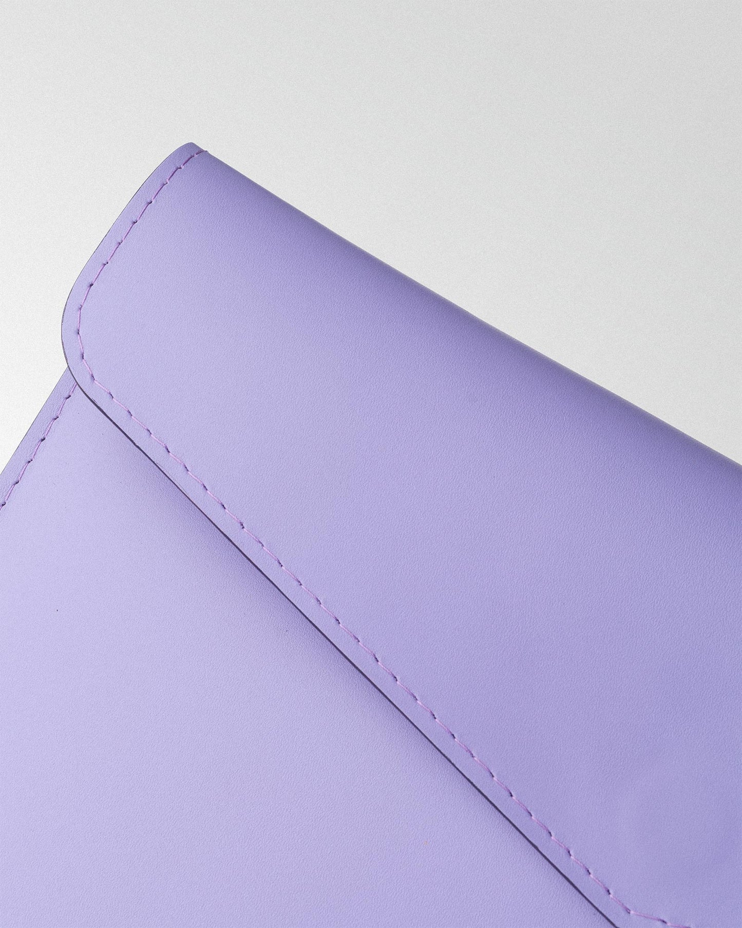 Magnetic MacBook Sleeve in Lilac Calfskin Leather