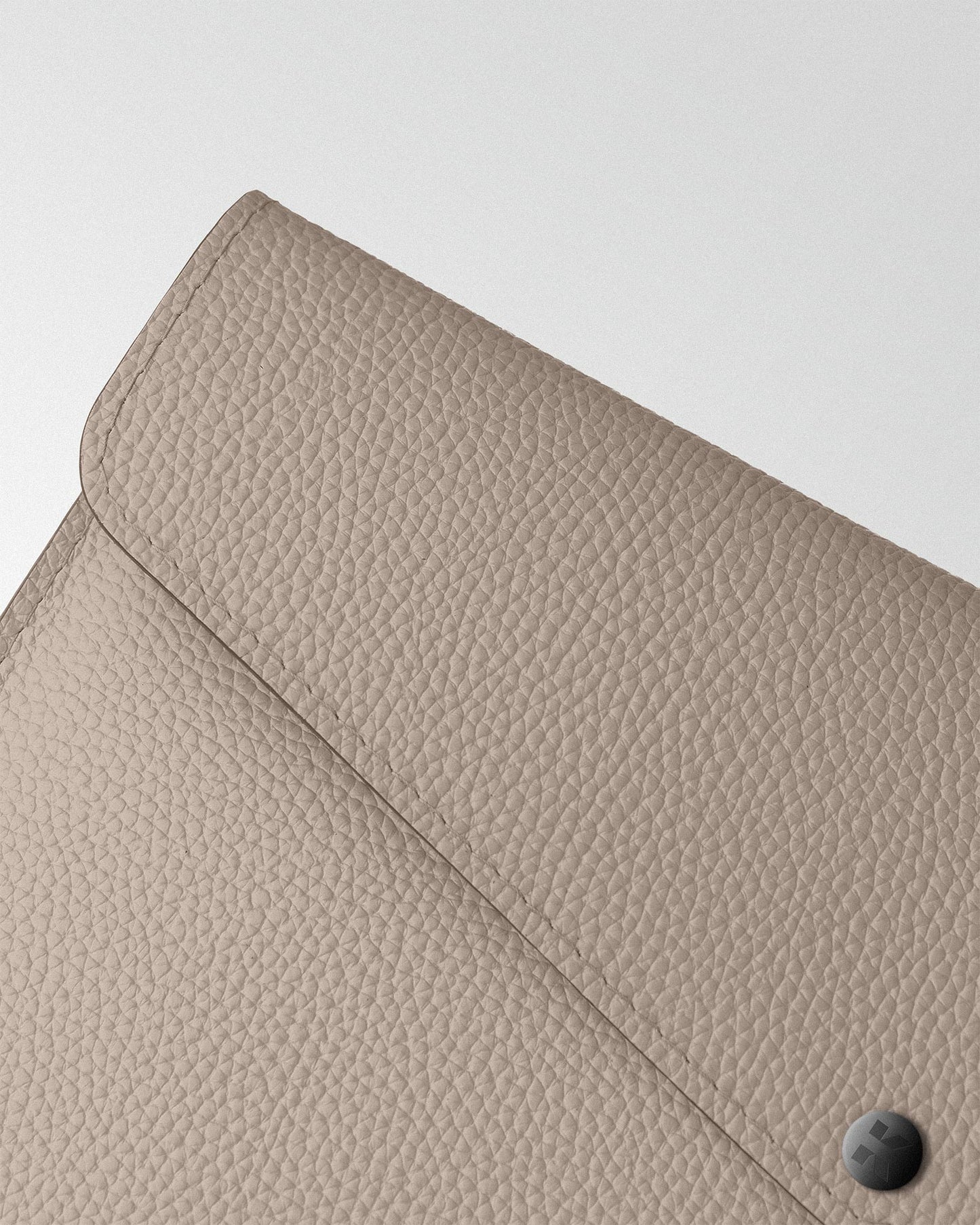 Envelope MacBook Sleeve in Beige Floater Leather