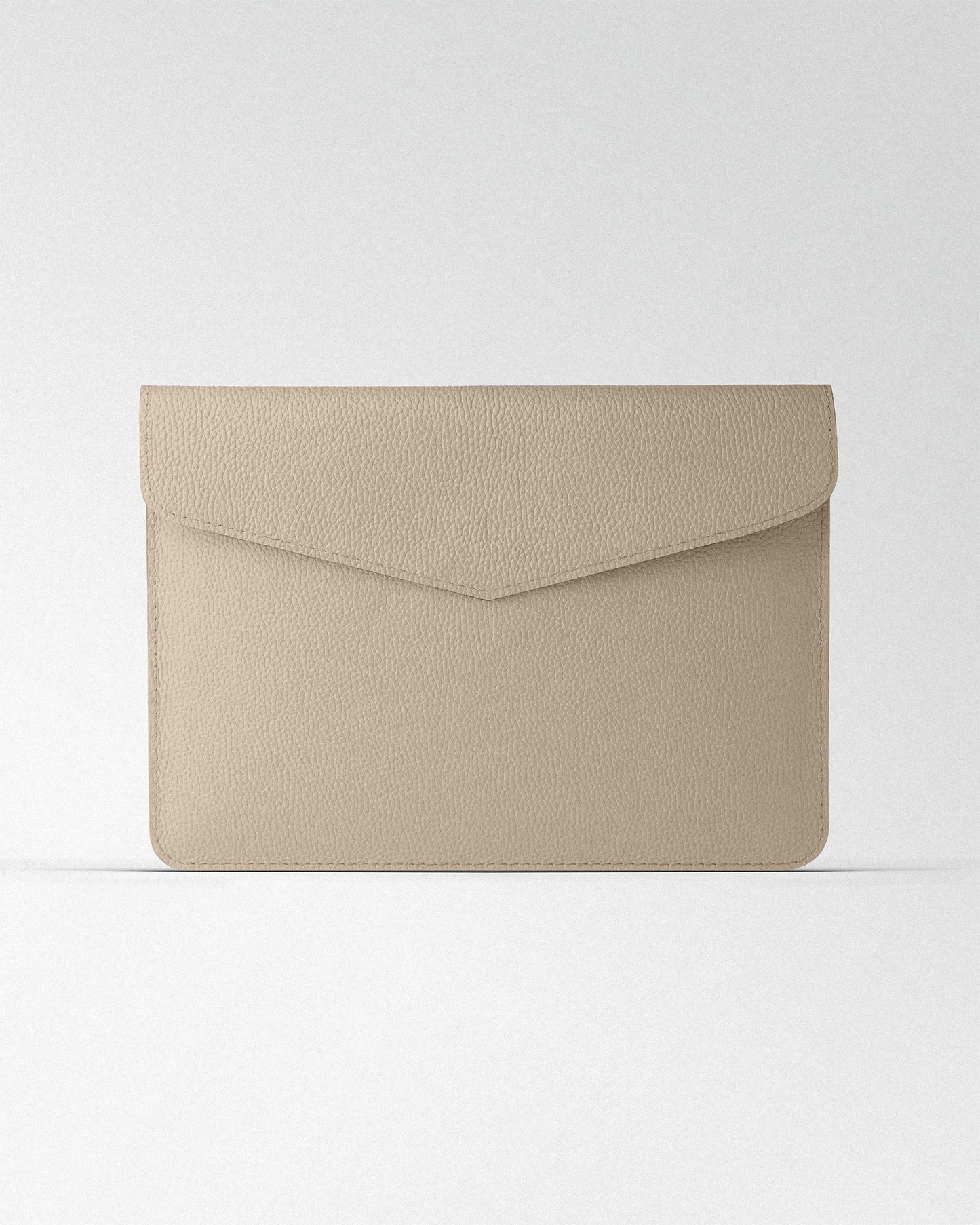 Magnetic MacBook Sleeve in Beige Floater Leather