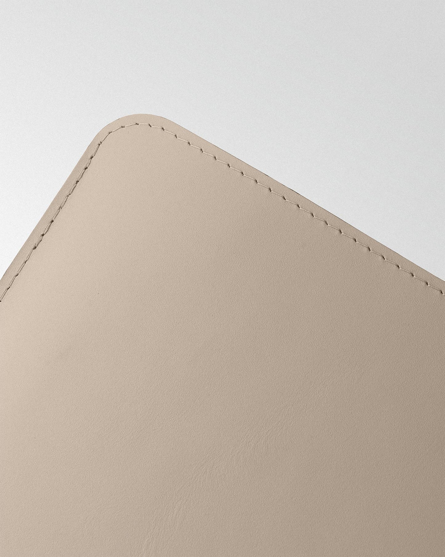 Світло-сірий чохол з алькантари для MacBook