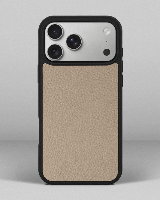 كرة جلدية سوداء لهاتف iPhone 15 Pro Max