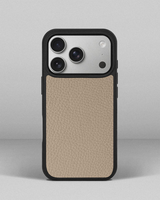 كرة جلدية سوداء لهاتف iPhone 15 Pro Max